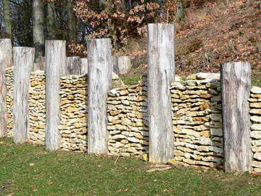 Keltenwall bei Kelheim im Naturpark Altmühltal