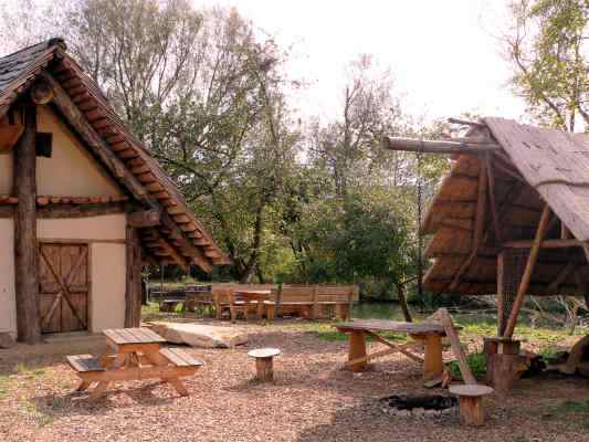 Langhaus bei Dietfurt im Naturpark Altmühltal