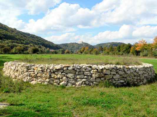 Opferplattform bei Riedenburg im Naturpark Altmühltal