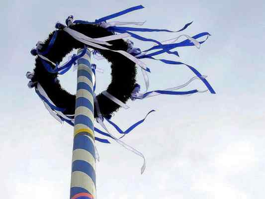 Maibaum im Altmühltal