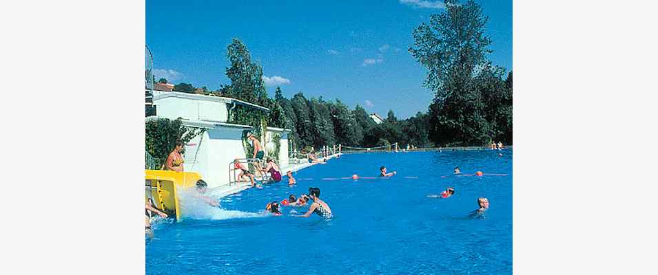 Freibad in Altmannstein im Naturpark Altmühltal