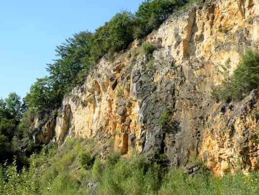 Steinbruch am Rundwanderweg Felsenweg bei Bad Abbach