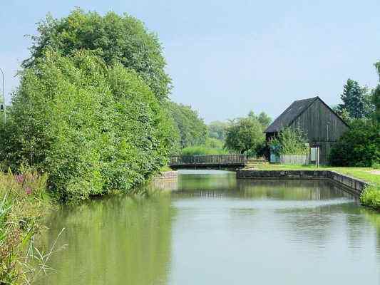 Lände des Ludwig-Donau-Main-Kanal in Berching im Altmühltal