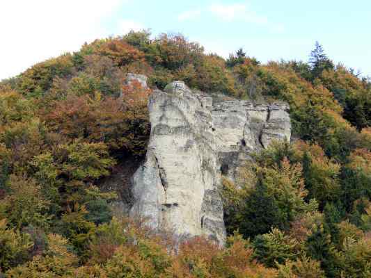 Felsen am Wanderweg bei Dietfurt im Altmühltal