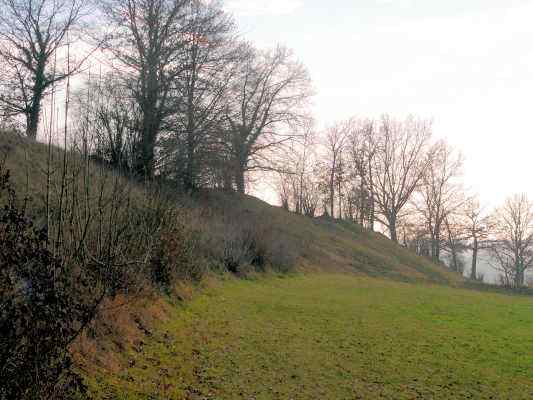 Wolfgangswall bei Kelheim im Naturpark Altmühltal