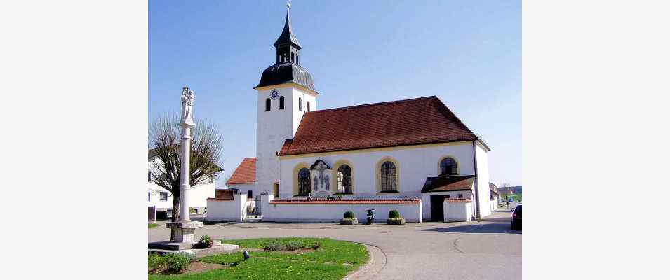 Kirche in Pietenfeld