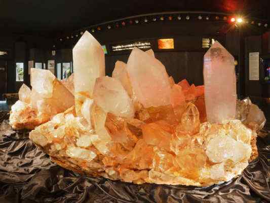 largest cluster of rock-crystal in Riedenburg im Altmühltal