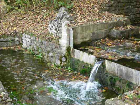 Blaubrunnen in Titting im Naturpark Altmühltal