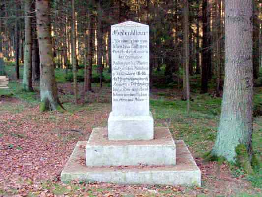 Weltkulturerbe Limes - Grenzstein in Erkertshofen im Altmühltal