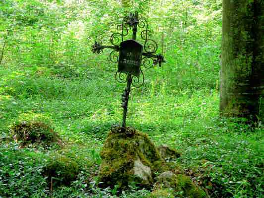 Dreireitergrab am Wanderweg bei Pfünz im Altmühltal