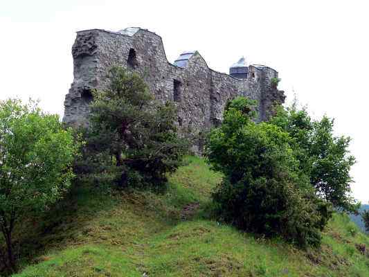 Burgruine in Hütting im Naturpark Altmühltal